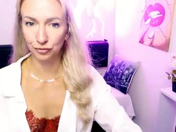 cute_smile_shy's sex show image