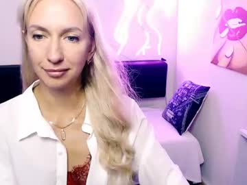 cute_smile_shy's sex show image