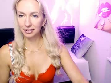 cute_smile_shy's sex show image