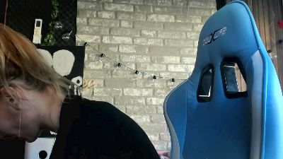 Изображение секс-шоу модели Karoline121 Изображение секс-шоу модели Karoline121