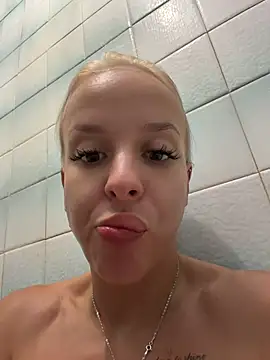LikaCat's sex show image