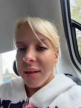 LikaCat's sex show image