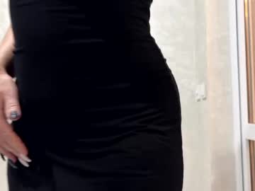 yes_mommy_zlata's sex show image