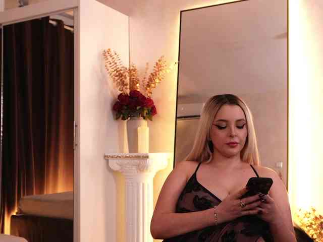 VictoriaDaeva's sex show image