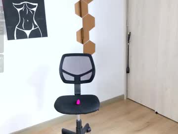 pao_thebigclit's sex show image