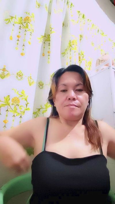 Queenbee82's sex show image