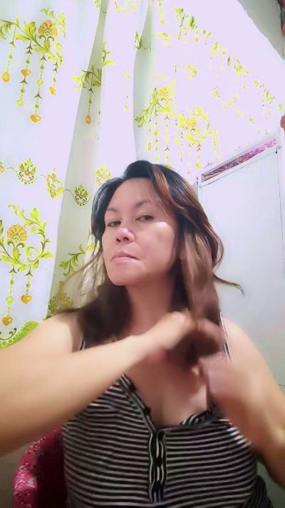 Queenbee82's sex show image