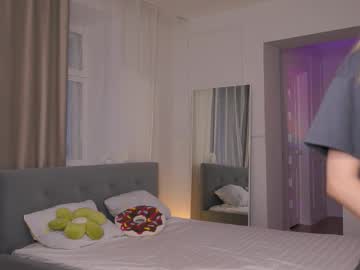 blue_bow's sex show image