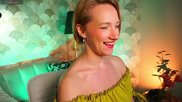 UmaTruewoman's sex show image