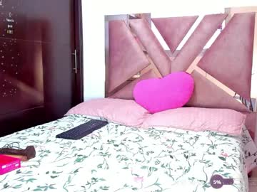 thechicanextdoor's sex show image