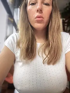 MommmyYummy's sex show image