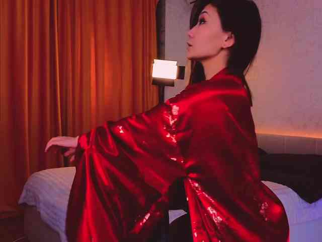 Sexshow-Bild von RenaWong Sexshow-Bild von RenaWong