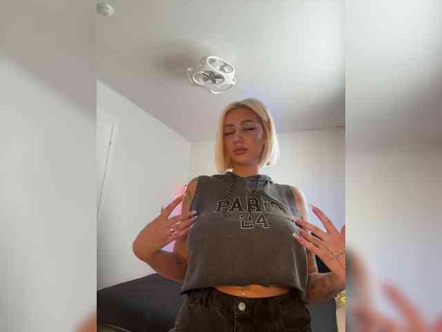 Изображение секс-шоу модели -AmazingBlonde- Изображение секс-шоу модели -AmazingBlonde-