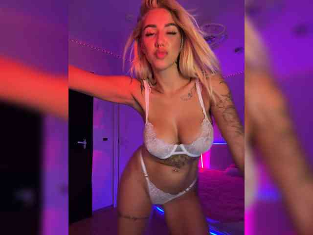 -AmazingBlonde-'s sex show image