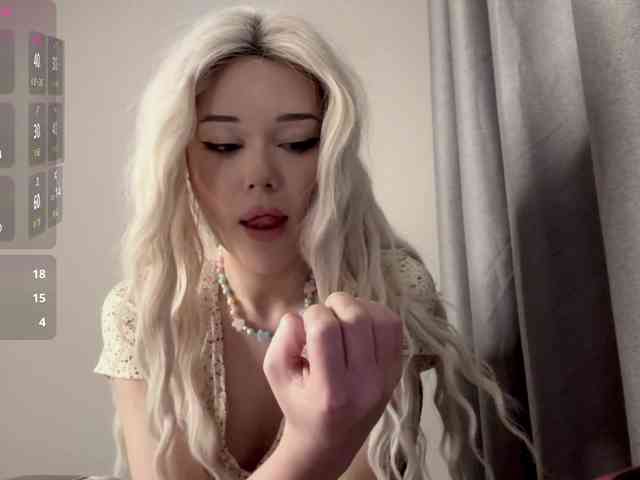 LupeVillari's sex show image