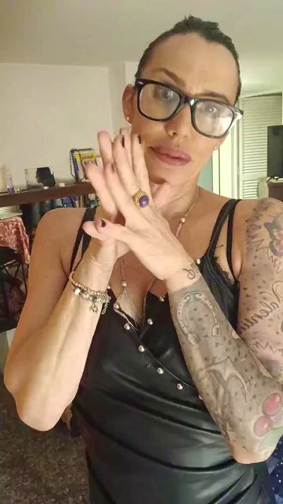 Изображение секс-шоу модели Penele