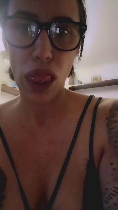 Изображение секс-шоу модели Penele