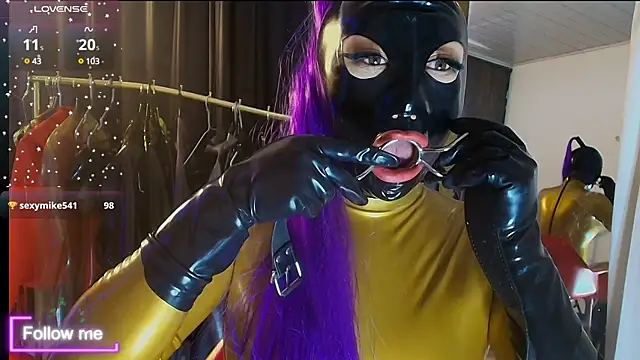Sexshow-Bild von LatexDevil_Blondie