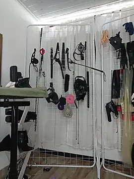 Изображение секс-шоу модели LatexDevil_Blondie
