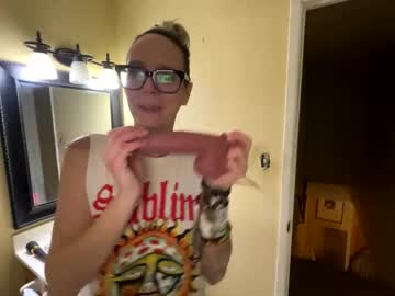 juneafterhours's sex show image