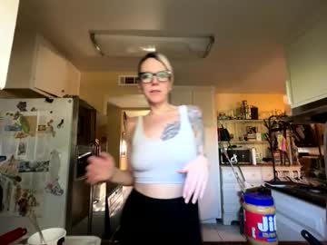 juneafterhours's sex show image