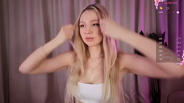 avroramey's sex show image