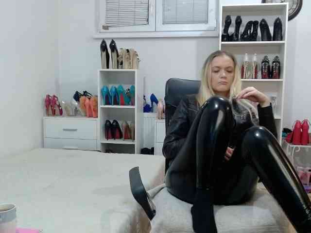 MisstressSabi's sex show image