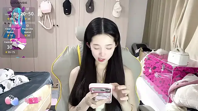 OiOi-666's sex show image