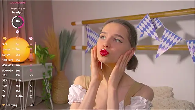 Изображение секс-шоу модели happynewdear Изображение секс-шоу модели happynewdear