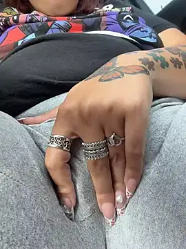 Изображение секс-шоу модели moan4mona
