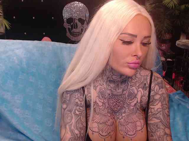 Изображение секс-шоу модели MilaElaine