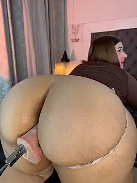 Soyamelia_99's sex show image