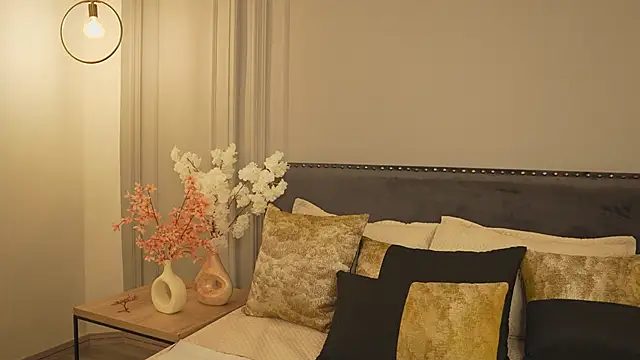 IrisBaker's sex show image