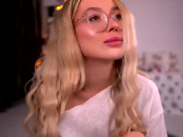 kyliejoyce's sex show image