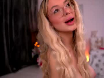 kyliejoyce's sex show image