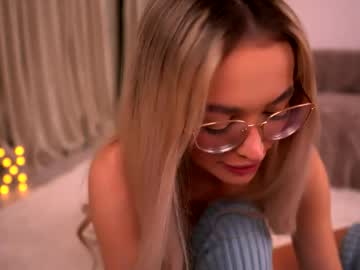 kyliejoyce's sex show image