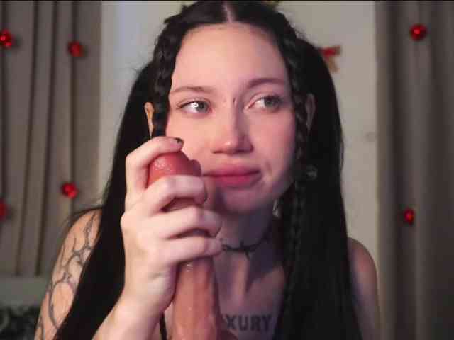 PLUXURY-'s sex show image