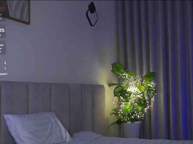 PLUXURY-'s sex show image