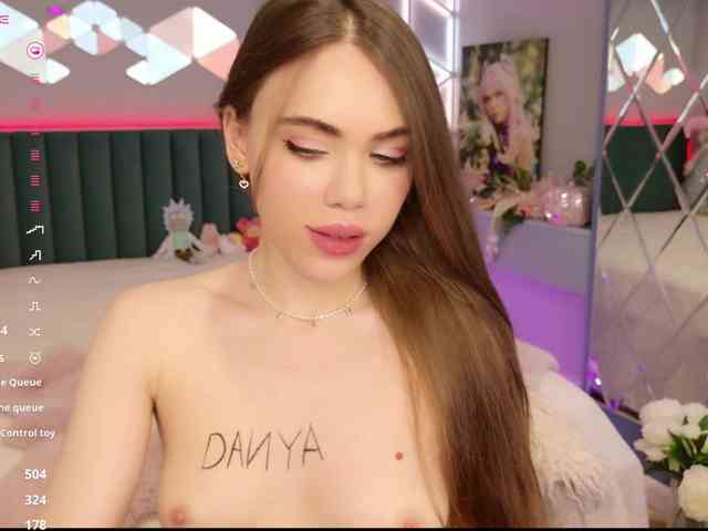 MimiForce's sex show image