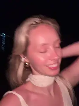 SunnyShiney's sex show image