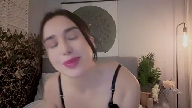 Изображение секс-шоу модели ShyColette Изображение секс-шоу модели ShyColette