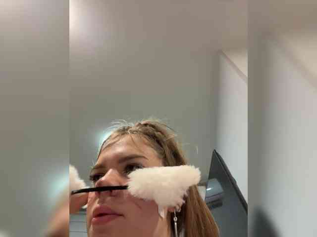 -Tiki-Riki-'s sex show image