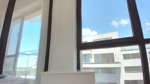 Inesz's sex show image