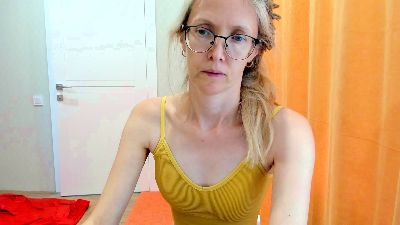 Изображение секс-шоу модели YourMolly