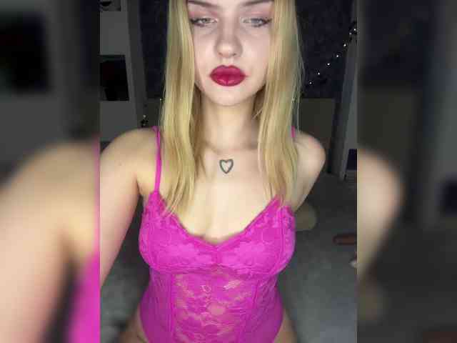 Melaniamyr's sex show image