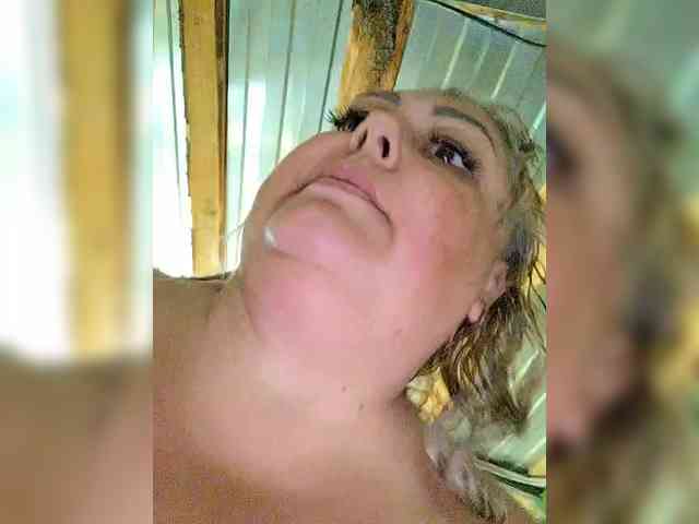 BigMilf's sex show image