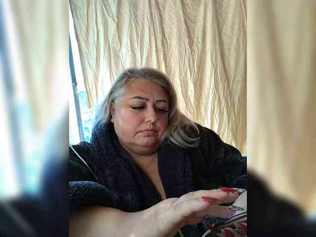 BigMilf's sex show image