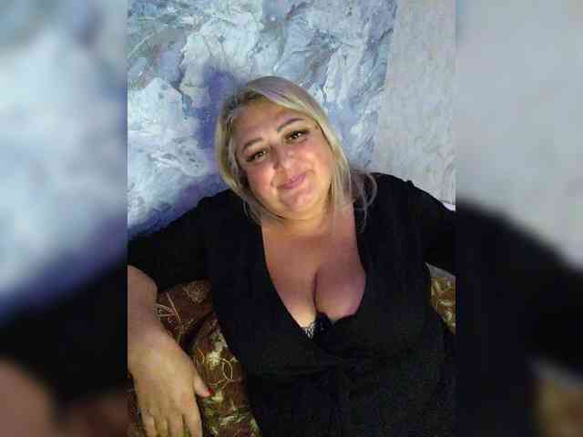 BigMilf's sex show image