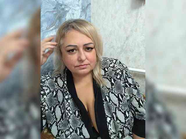 BigMilf's sex show image