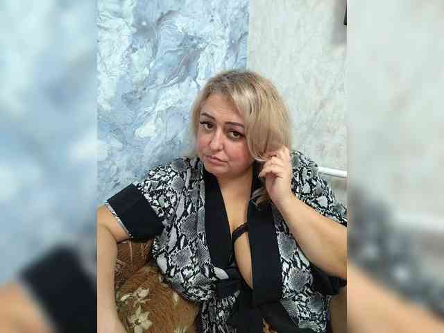 BigMilf's sex show image